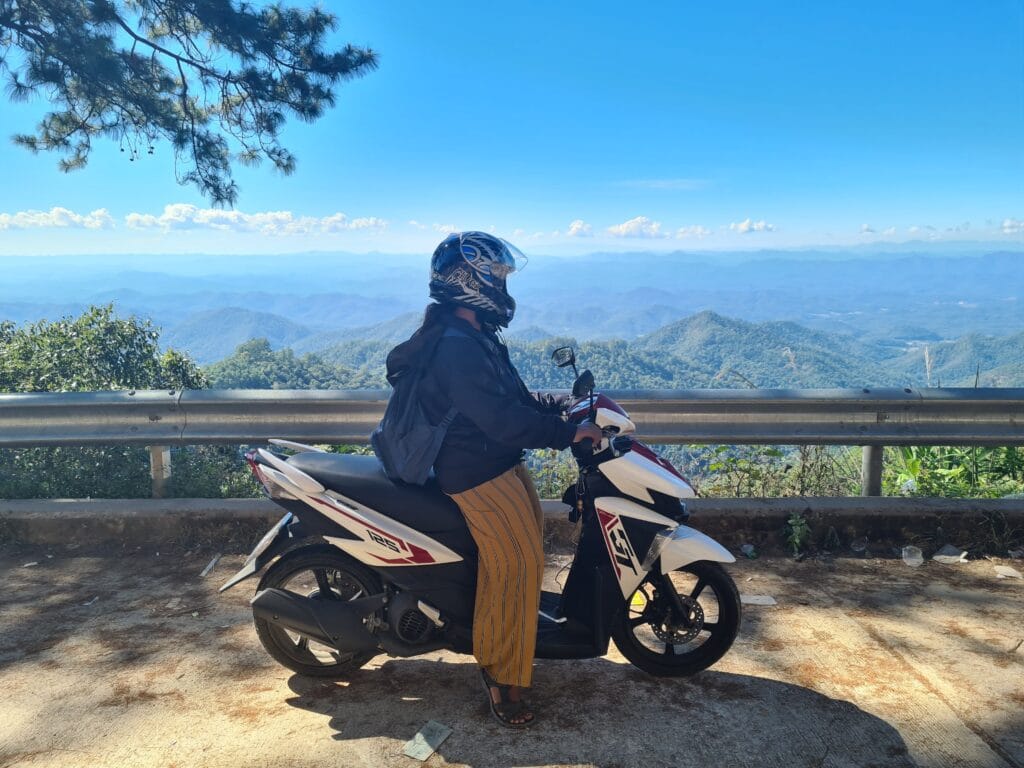 How to Travel More With a Full-Time Job When You Can’t Work Remotely