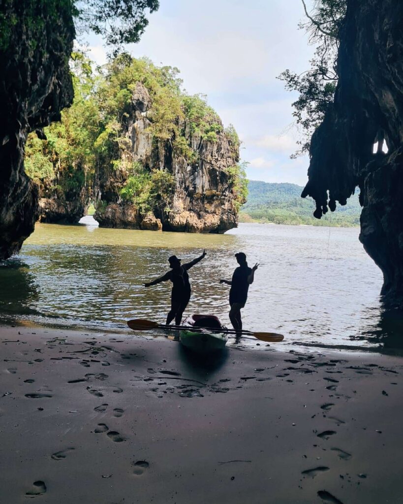 How to Make Friends After Moving Abroad When You Don’t Know Anyone